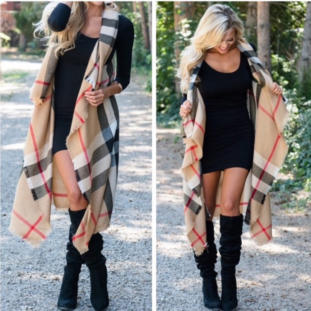 New Cozy Plaid Duster Vest in Beige - Picture 4 of 7